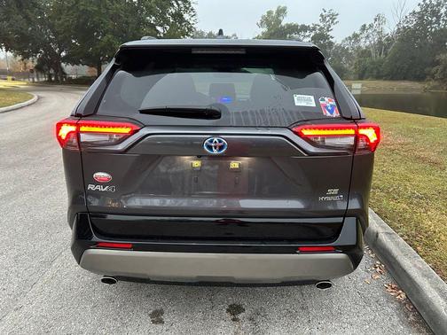 2024 Toyota RAV4 Hybrid SE