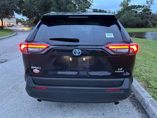 2024 Toyota RAV4 Hybrid SE