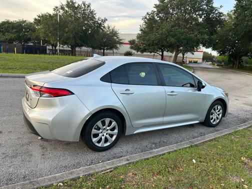 Classic Silver Metallic 2024 Toyota Corolla LE