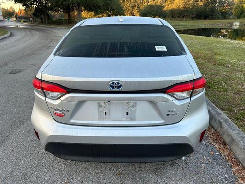 2025 Toyota Corolla Hybrid SE