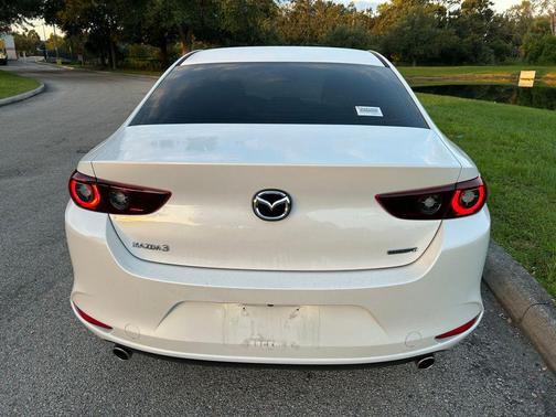 2023 Mazda Mazda3 FWD w/Preferred Package