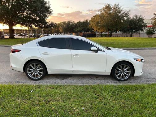 2023 Mazda Mazda3 FWD w/Preferred Package