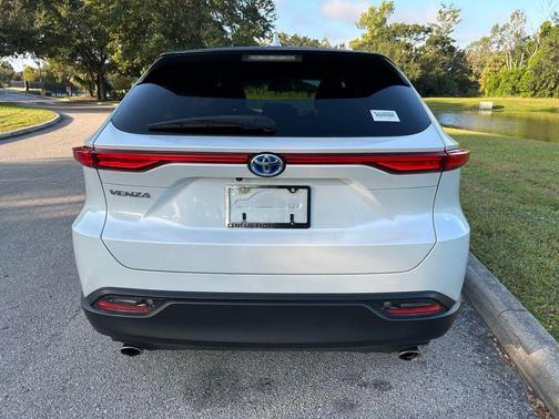 2024 Toyota Venza LE