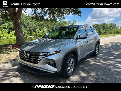 Shimmering Silver 2023 Hyundai TUCSON SE