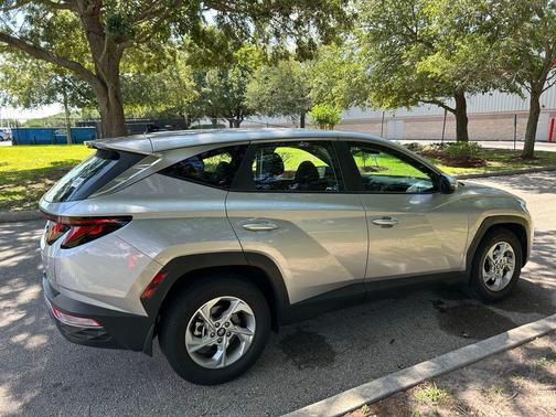 Shimmering Silver 2023 Hyundai TUCSON SE