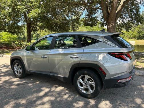 Shimmering Silver 2023 Hyundai TUCSON SE