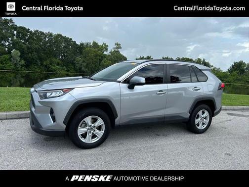 2020 Toyota RAV4 XLE