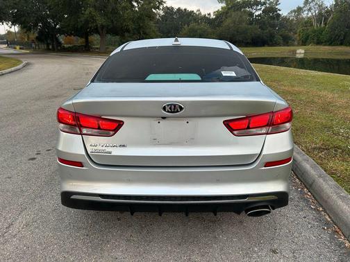 2020 Kia Optima LX