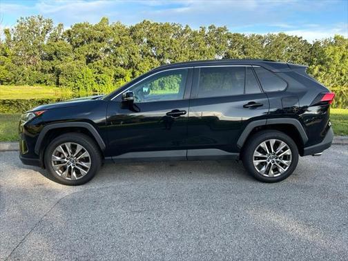 2020 Toyota RAV4 XLE Premium