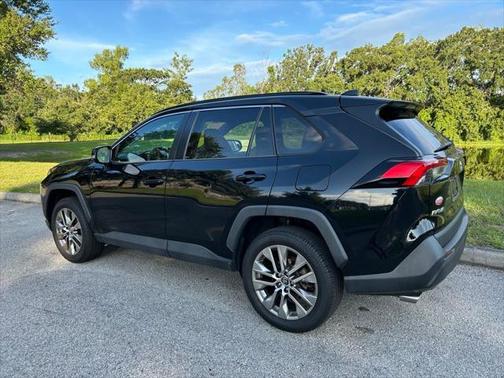2020 Toyota RAV4 XLE Premium
