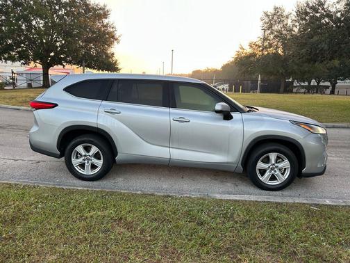 2021 Toyota Highlander L