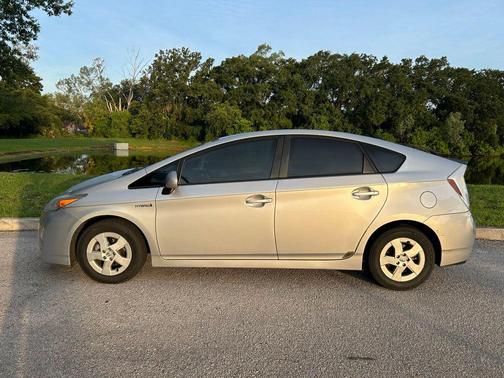Classic Silver Metallic 2011 Toyota Prius II