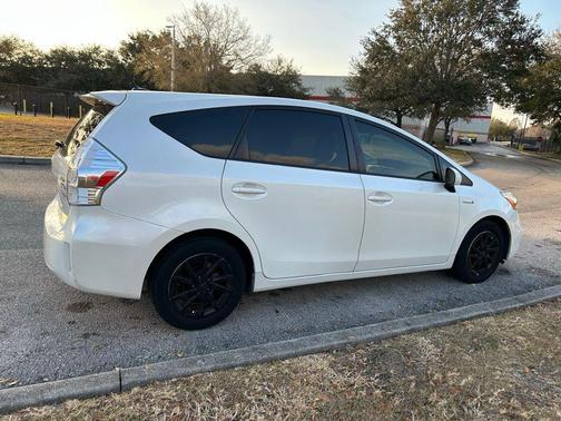 2014 Toyota Prius v Three