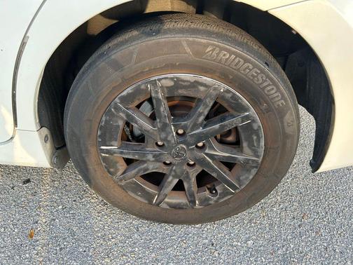 2014 Toyota Prius v Three