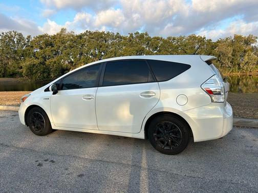 2014 Toyota Prius v Three