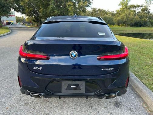 2023 BMW X4 xDrive30i