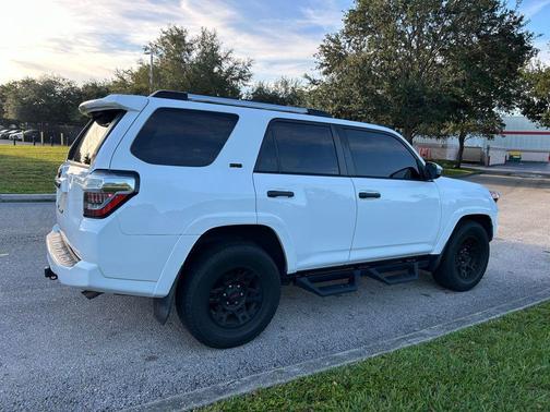 2022 Toyota 4Runner SR5