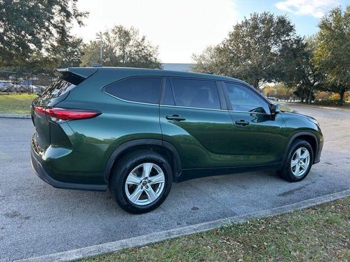 2023 Toyota Highlander LE