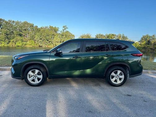 2023 Toyota Highlander LE