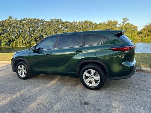 2023 Toyota Highlander LE