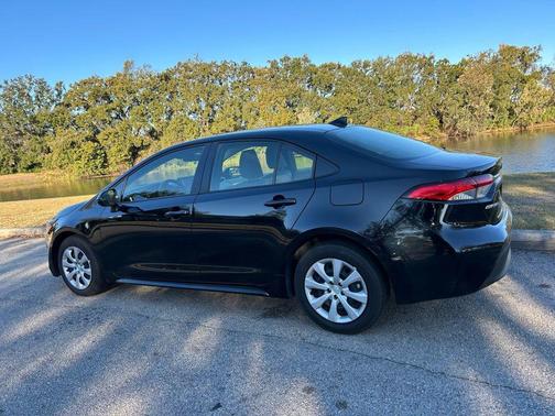 2024 Toyota Corolla Hybrid LE