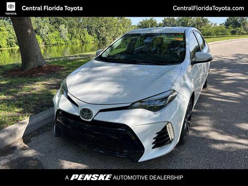 Super White 2018 Toyota Corolla SE