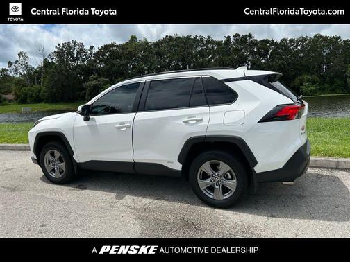 2024 Toyota RAV4 Hybrid XLE