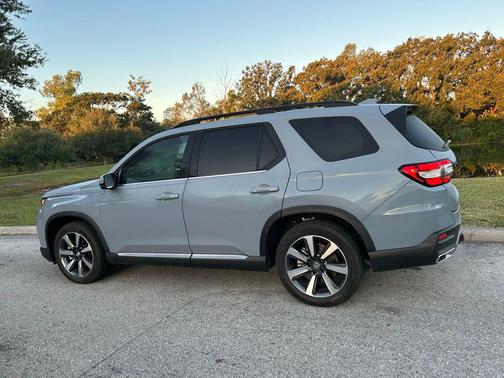 2025 Honda Pilot Touring 8-Passenger
