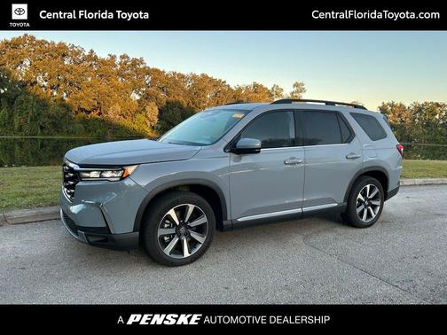 2025 Honda Pilot Touring 8-Passenger