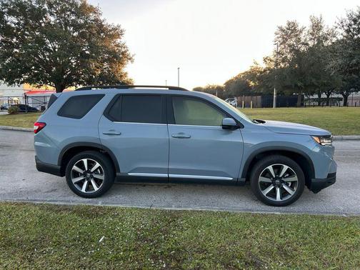 2025 Honda Pilot Touring 8-Passenger