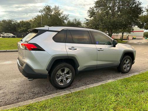 2024 Toyota RAV4 Hybrid LE