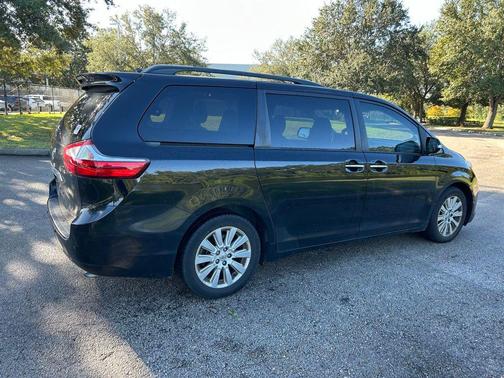 2015 Toyota Sienna XLE
