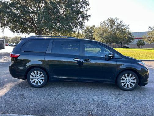 2015 Toyota Sienna XLE