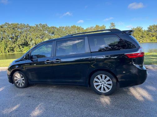 2015 Toyota Sienna XLE