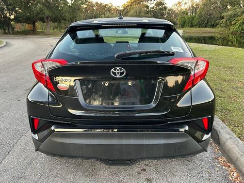 2021 Toyota C-HR LE
