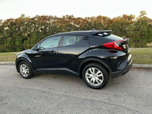 2021 Toyota C-HR LE