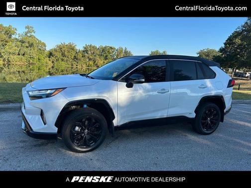 2024 Toyota RAV4 Hybrid SE
