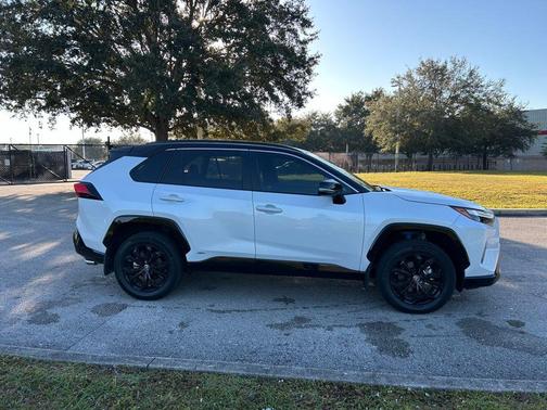 2024 Toyota RAV4 Hybrid SE