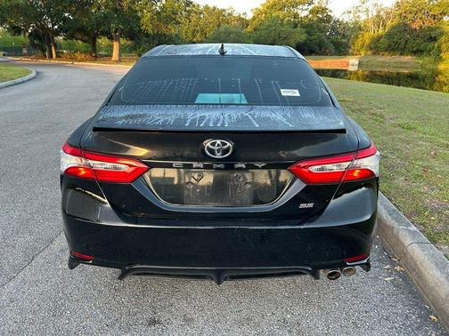 Midnight Black Metallic 2019 Toyota Camry SE