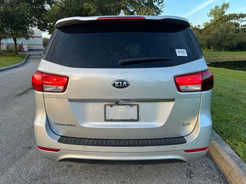 2016 Kia Sedona LX