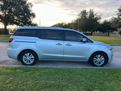 2016 Kia Sedona LX