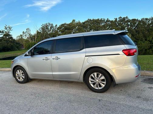 2016 Kia Sedona LX