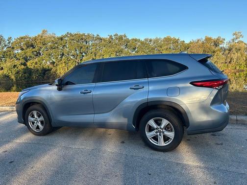 2021 Toyota Highlander LE