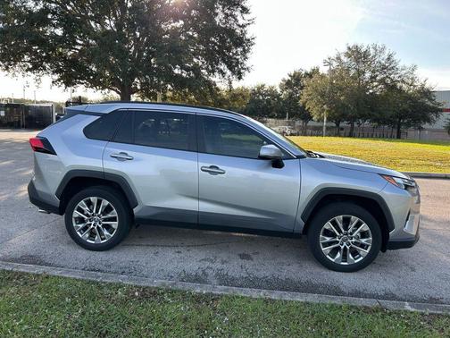 2023 Toyota RAV4 XLE Premium