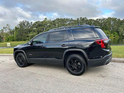 2021 GMC Acadia AWD AT4