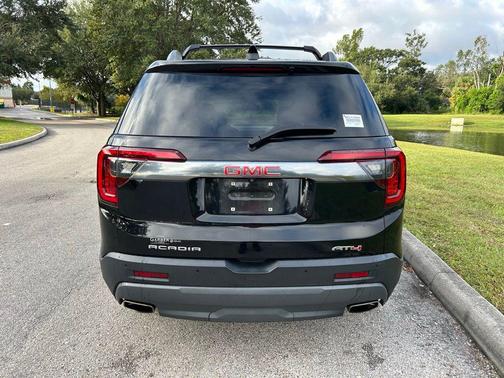 2021 GMC Acadia AWD AT4