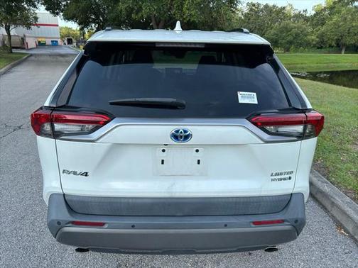 2021 Toyota RAV4 Hybrid SE