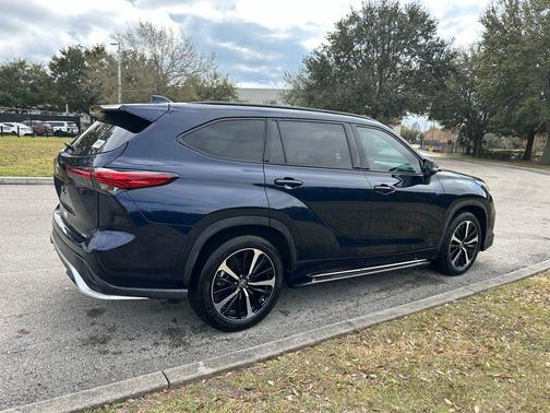 2022 Toyota Highlander XSE