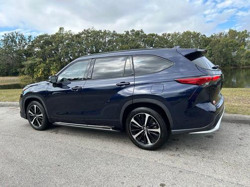 2022 Toyota Highlander XSE