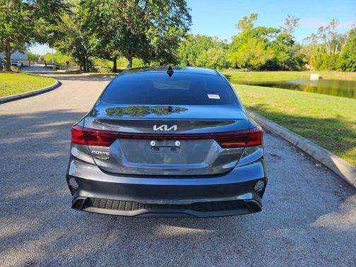 Gravity Gray 2024 Kia Forte LXS